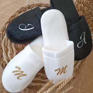 Pantoufles Personnalisés : Le Confort Douillet des Pieds Raffinés