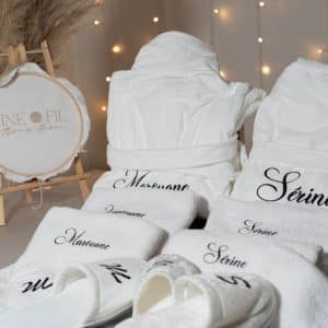 Prestige Impérial Minimaliste : Le Coffret de Bain de Luxe pour Deux