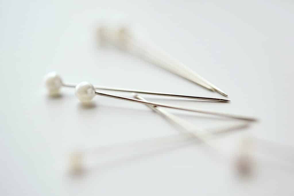 many sewing pins